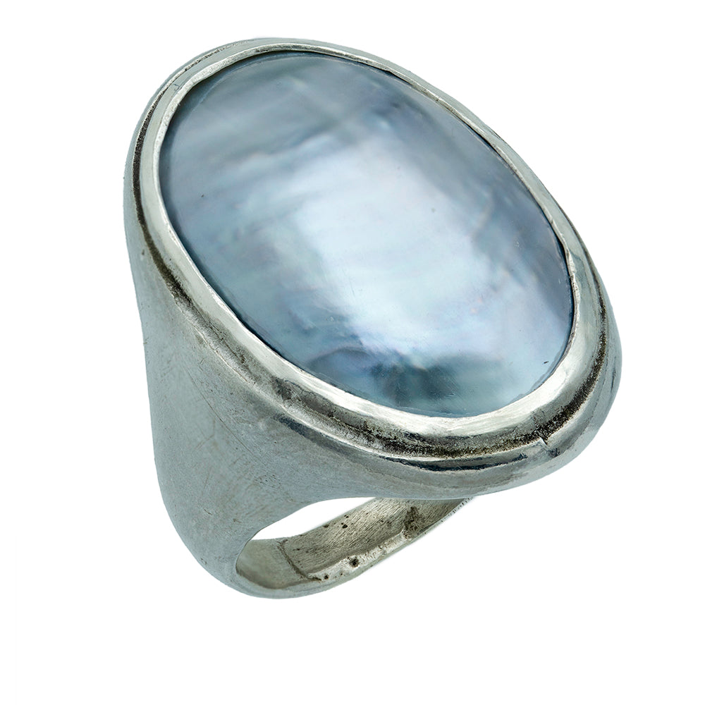 silver ring with grey osmena pearl oval cabachon stone