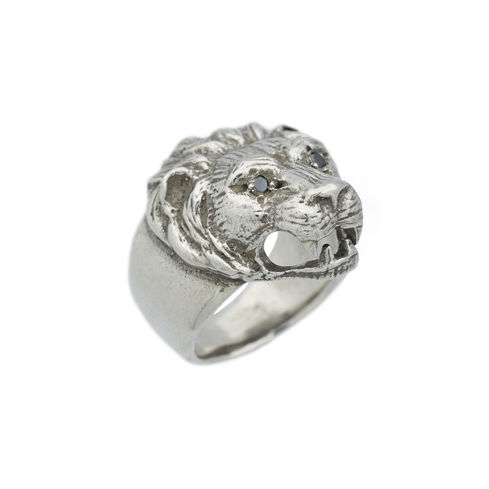 silver vintage lions ring with black diamond eyes